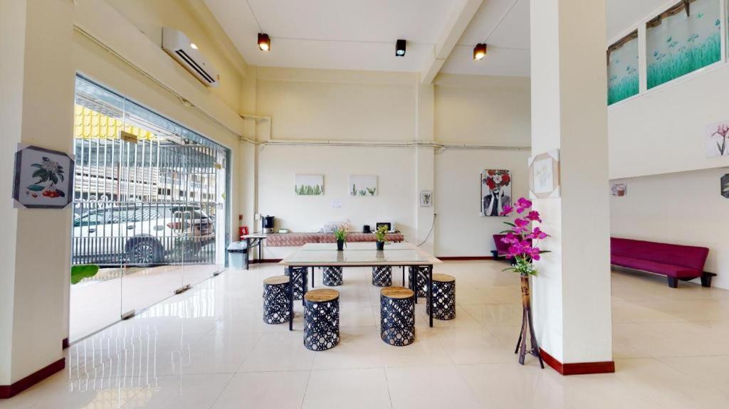 Smart Boutique Hotel Nakhon Si Thammarat Bagian luar foto